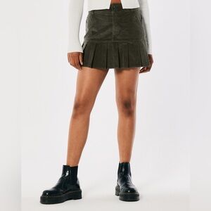 Hollister Dark Green Pleated Mini Skirt